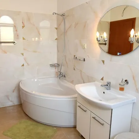 House Dubai 4*