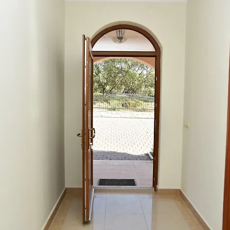House Dubai Konukevi 4*