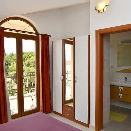 House Dubai Trogir